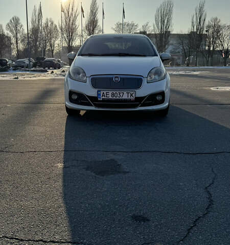 Белый Фиат Линеа, объемом двигателя 1.25 л и пробегом 362 тыс. км за 6500 $, фото 1 на Automoto.ua