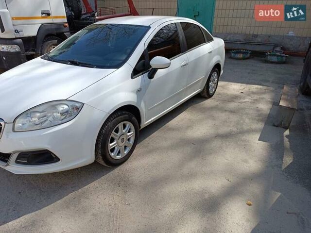Белый Фиат Линеа, объемом двигателя 1.25 л и пробегом 224 тыс. км за 3800 $, фото 1 на Automoto.ua
