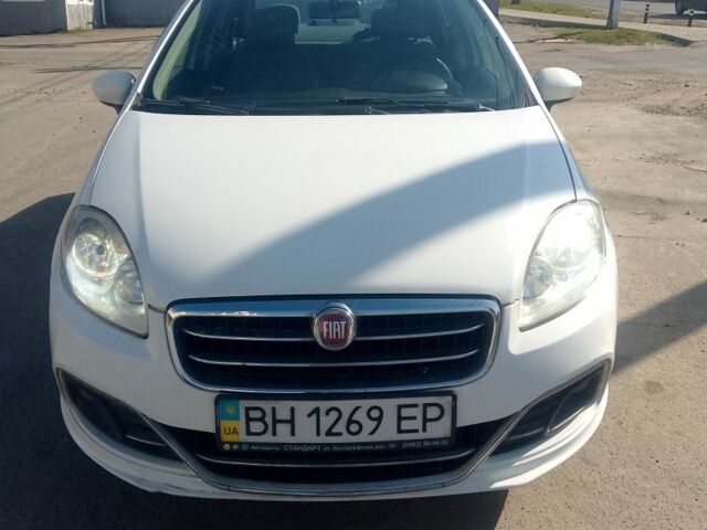Белый Фиат Линеа, объемом двигателя 1.4 л и пробегом 158 тыс. км за 4800 $, фото 1 на Automoto.ua