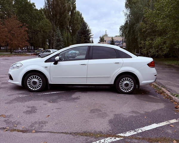 Белый Фиат Линеа, объемом двигателя 1.3 л и пробегом 167 тыс. км за 6400 $, фото 4 на Automoto.ua