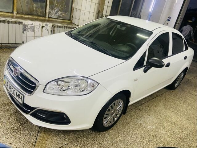 Белый Фиат Линеа, объемом двигателя 1.4 л и пробегом 226 тыс. км за 4999 $, фото 6 на Automoto.ua