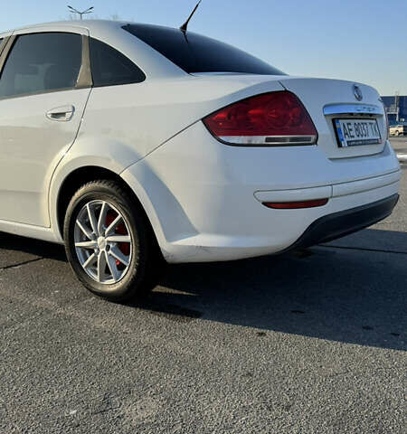 Белый Фиат Линеа, объемом двигателя 1.25 л и пробегом 362 тыс. км за 6500 $, фото 24 на Automoto.ua