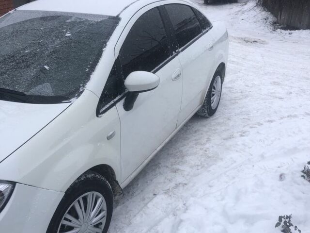 Білий Фіат Лінеа, об'ємом двигуна 1.4 л та пробігом 390 тис. км за 4399 $, фото 2 на Automoto.ua