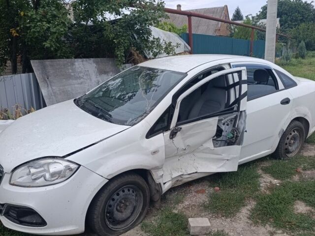 Білий Фіат Лінеа, об'ємом двигуна 0 л та пробігом 260 тис. км за 1504 $, фото 3 на Automoto.ua