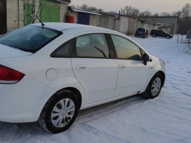 Белый Фиат Линеа, объемом двигателя 0 л и пробегом 175 тыс. км за 4200 $, фото 3 на Automoto.ua