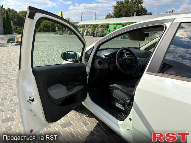 Білий Фіат Лінеа, об'ємом двигуна 1.4 л та пробігом 283 тис. км за 5399 $, фото 9 на Automoto.ua