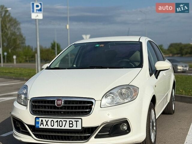 Белый Фиат Линеа, объемом двигателя 1.3 л и пробегом 167 тыс. км за 5300 $, фото 10 на Automoto.ua
