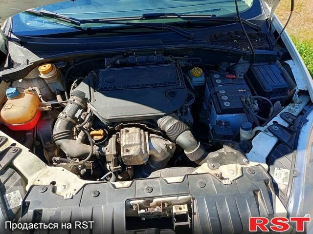 Білий Фіат Лінеа, об'ємом двигуна 1.3 л та пробігом 92 тис. км за 8000 $, фото 3 на Automoto.ua