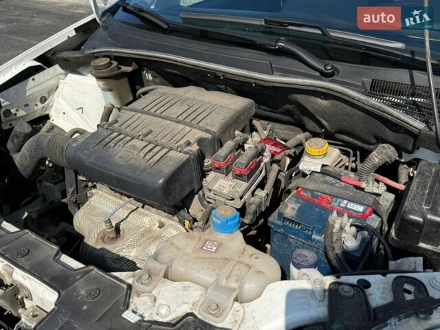 Білий Фіат Лінеа, об'ємом двигуна 1.37 л та пробігом 62 тис. км за 7100 $, фото 23 на Automoto.ua