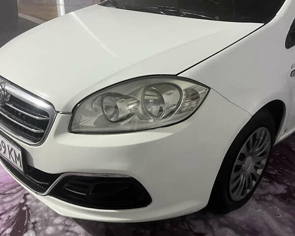 Білий Фіат Лінеа, об'ємом двигуна 1.37 л та пробігом 225 тис. км за 3900 $, фото 3 на Automoto.ua