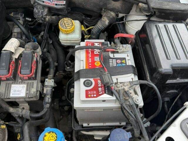 Білий Фіат Лінеа, об'ємом двигуна 1.37 л та пробігом 275 тис. км за 5000 $, фото 43 на Automoto.ua
