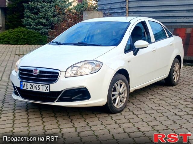 Белый Фиат Линеа, объемом двигателя 1.4 л и пробегом 240 тыс. км за 5199 $, фото 5 на Automoto.ua