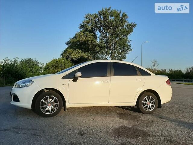 Белый Фиат Линеа, объемом двигателя 1.4 л и пробегом 72 тыс. км за 7300 $, фото 6 на Automoto.ua