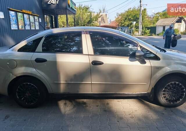 Бежевий Фіат Лінеа, об'ємом двигуна 1.3 л та пробігом 322 тис. км за 3500 $, фото 2 на Automoto.ua