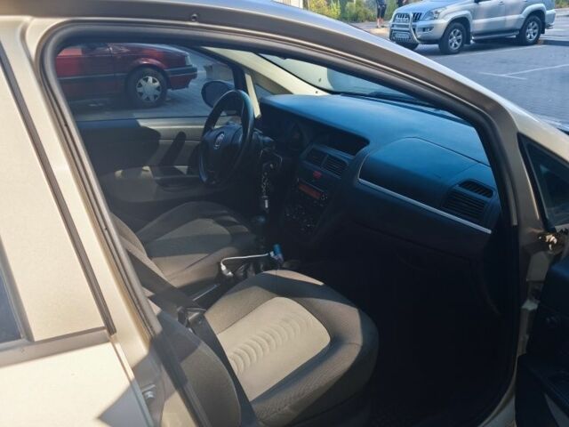 Бежевий Фіат Лінеа, об'ємом двигуна 1.2 л та пробігом 322 тис. км за 3500 $, фото 6 на Automoto.ua