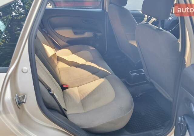 Бежевий Фіат Лінеа, об'ємом двигуна 1.3 л та пробігом 322 тис. км за 3500 $, фото 10 на Automoto.ua