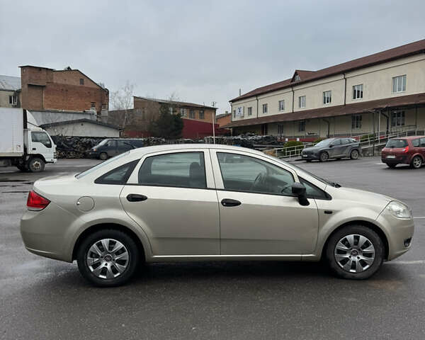 Бежевый Фиат Линеа, объемом двигателя 1.3 л и пробегом 196 тыс. км за 3100 $, фото 2 на Automoto.ua