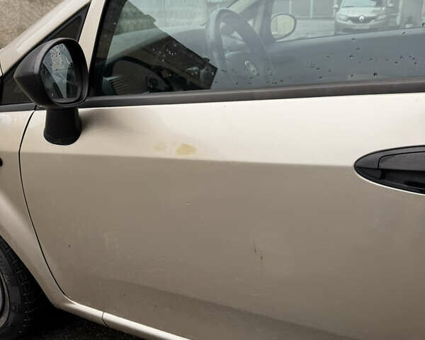 Бежевый Фиат Линеа, объемом двигателя 1.3 л и пробегом 196 тыс. км за 3100 $, фото 26 на Automoto.ua