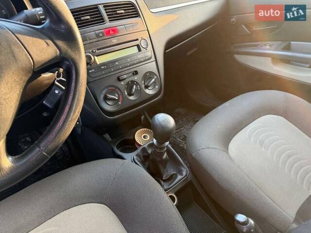 Бежевий Фіат Лінеа, об'ємом двигуна 1.25 л та пробігом 322 тис. км за 3990 $, фото 20 на Automoto.ua