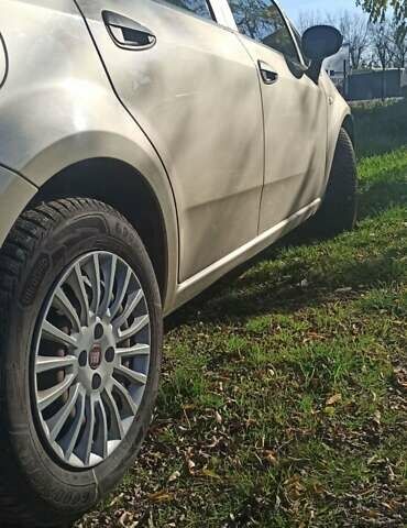 Бежевий Фіат Лінеа, об'ємом двигуна 1.37 л та пробігом 121 тис. км за 5400 $, фото 3 на Automoto.ua