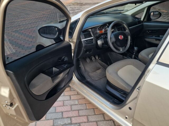 Бежевый Фиат Линеа, объемом двигателя 1.4 л и пробегом 256 тыс. км за 4650 $, фото 1 на Automoto.ua