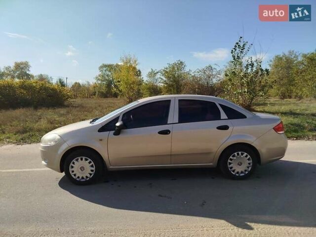 Бежевый Фиат Линеа, объемом двигателя 1.4 л и пробегом 144 тыс. км за 5000 $, фото 2 на Automoto.ua