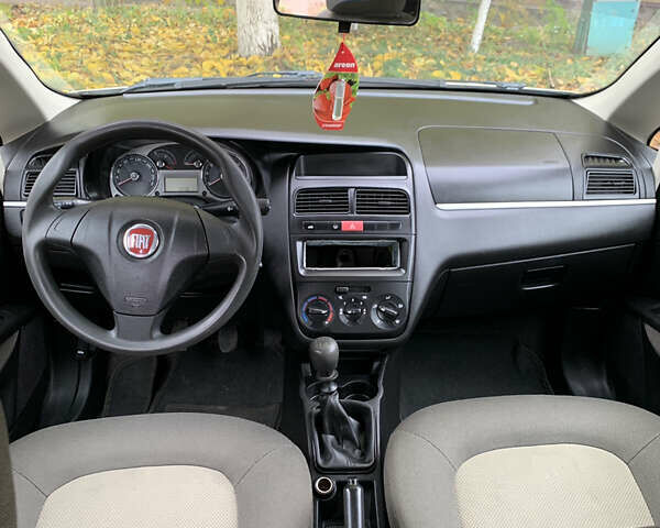 Бежевий Фіат Лінеа, об'ємом двигуна 1.37 л та пробігом 177 тис. км за 4400 $, фото 18 на Automoto.ua