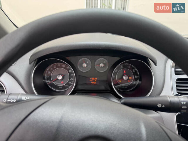 Фиат Линеа 2013 в Хмельницком на Automoto.ua Бежевый Фиат Линеа, объемом двигателя 1.37 л и пробегом 120 тыс. км за 5500 $, фото 11 на Automoto.ua