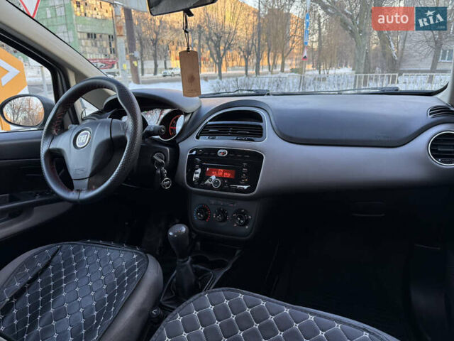 Бежевий Фіат Лінеа, об'ємом двигуна 1.25 л та пробігом 312 тис. км за 3499 $, фото 13 на Automoto.ua