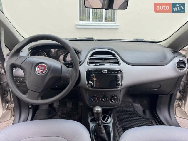 Фиат Линеа 2013 в Хмельницком на Automoto.ua Бежевый Фиат Линеа, объемом двигателя 1.37 л и пробегом 120 тыс. км за 5500 $, фото 7 на Automoto.ua