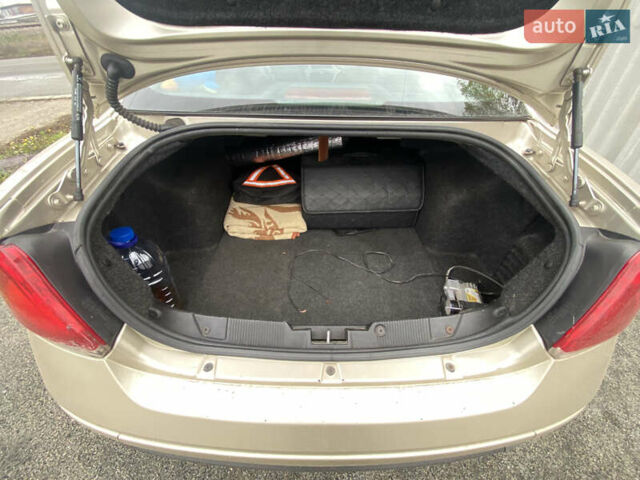 Бежевый Фиат Линеа, объемом двигателя 1.3 л и пробегом 310 тыс. км за 3800 $, фото 7 на Automoto.ua