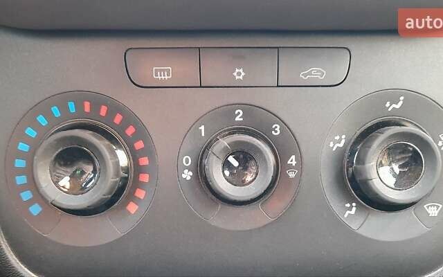 Бежевий Фіат Лінеа, об'ємом двигуна 1.37 л та пробігом 89 тис. км за 6200 $, фото 11 на Automoto.ua