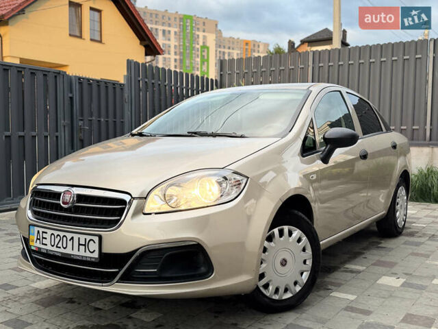 Бежевый Фиат Линеа, объемом двигателя 1.4 л и пробегом 70 тыс. км за 6550 $, фото 4 на Automoto.ua