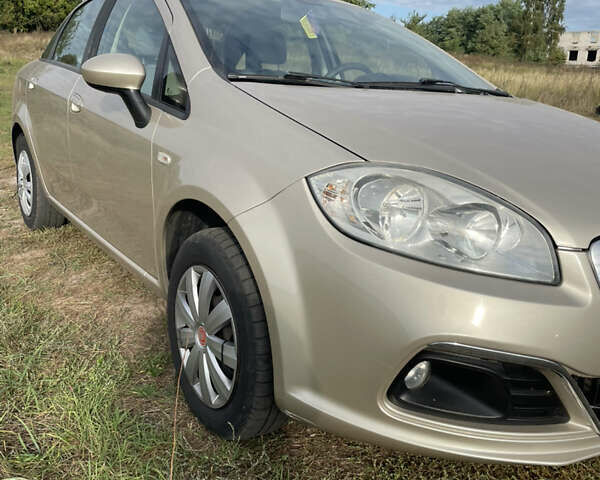 Бежевий Фіат Лінеа, об'ємом двигуна 1.37 л та пробігом 108 тис. км за 5600 $, фото 5 на Automoto.ua
