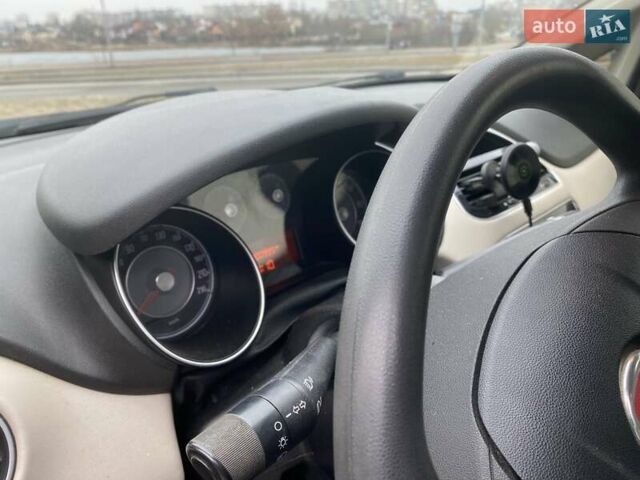 Бежевый Фиат Линеа, объемом двигателя 1.25 л и пробегом 100 тыс. км за 5500 $, фото 15 на Automoto.ua