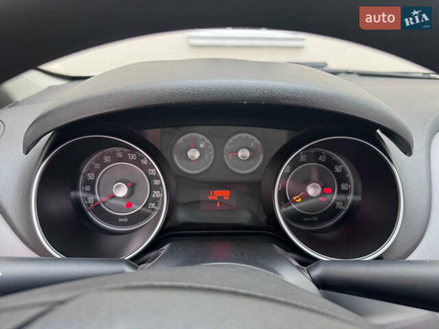 Фиат Линеа 2013 в Хмельницком на Automoto.ua Бежевый Фиат Линеа, объемом двигателя 1.37 л и пробегом 120 тыс. км за 5500 $, фото 10 на Automoto.ua