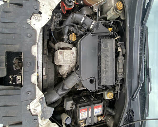 Бежевый Фиат Линеа, объемом двигателя 1.3 л и пробегом 310 тыс. км за 3800 $, фото 8 на Automoto.ua