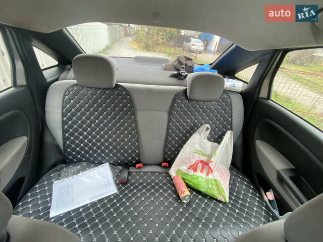 Бежевый Фиат Линеа, объемом двигателя 1.3 л и пробегом 310 тыс. км за 3800 $, фото 6 на Automoto.ua