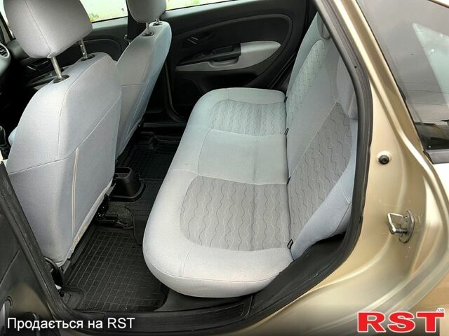 Бежевый Фиат Линеа, объемом двигателя 1.2 л и пробегом 207 тыс. км за 4500 $, фото 7 на Automoto.ua