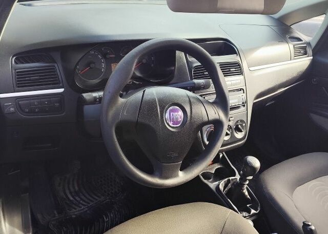 Чорний Фіат Лінеа, об'ємом двигуна 1.4 л та пробігом 200 тис. км за 2499 $, фото 4 на Automoto.ua