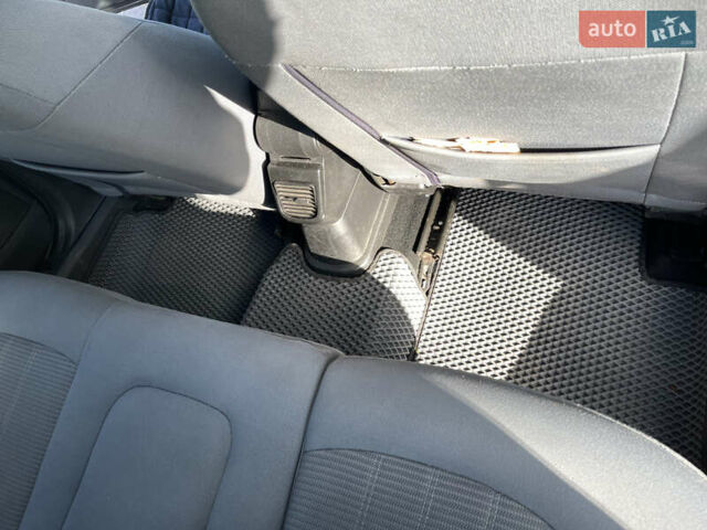 Фиат Линеа 2009 в Киеве на Automoto.ua Черный Фиат Линеа, объемом двигателя 1.4 л и пробегом 183 тыс. км за 4000 $, фото 28 на Automoto.ua