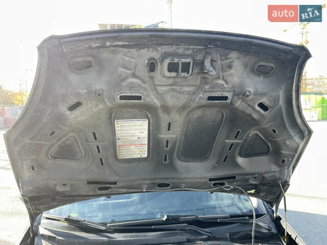 Фиат Линеа 2009 в Киеве на Automoto.ua Черный Фиат Линеа, объемом двигателя 1.4 л и пробегом 183 тыс. км за 4000 $, фото 12 на Automoto.ua