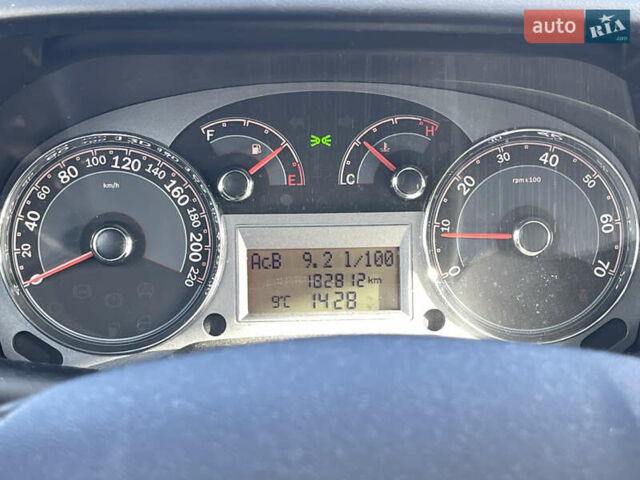 Фиат Линеа 2009 в Киеве на Automoto.ua Черный Фиат Линеа, объемом двигателя 1.4 л и пробегом 183 тыс. км за 4000 $, фото 19 на Automoto.ua