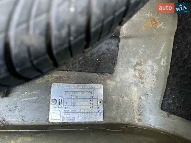 Фиат Линеа 2009 в Киеве на Automoto.ua Черный Фиат Линеа, объемом двигателя 1.4 л и пробегом 183 тыс. км за 4000 $, фото 41 на Automoto.ua