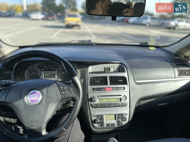 Фиат Линеа 2009 в Киеве на Automoto.ua Черный Фиат Линеа, объемом двигателя 1.4 л и пробегом 183 тыс. км за 4000 $, фото 15 на Automoto.ua