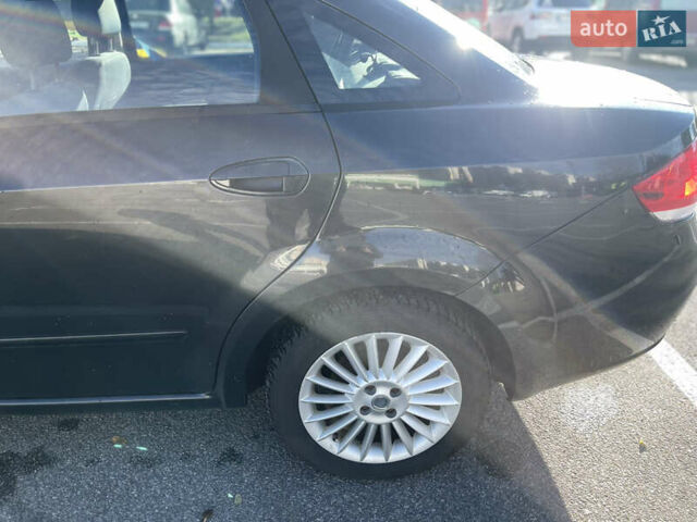 Фиат Линеа 2009 в Киеве на Automoto.ua Черный Фиат Линеа, объемом двигателя 1.4 л и пробегом 183 тыс. км за 4000 $, фото 8 на Automoto.ua