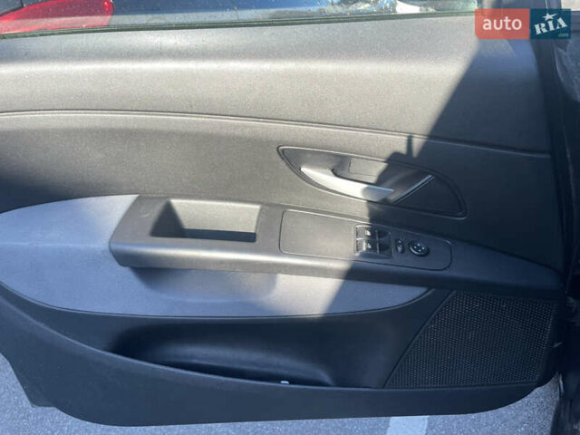 Фиат Линеа 2009 в Киеве на Automoto.ua Черный Фиат Линеа, объемом двигателя 1.4 л и пробегом 183 тыс. км за 4000 $, фото 3 на Automoto.ua