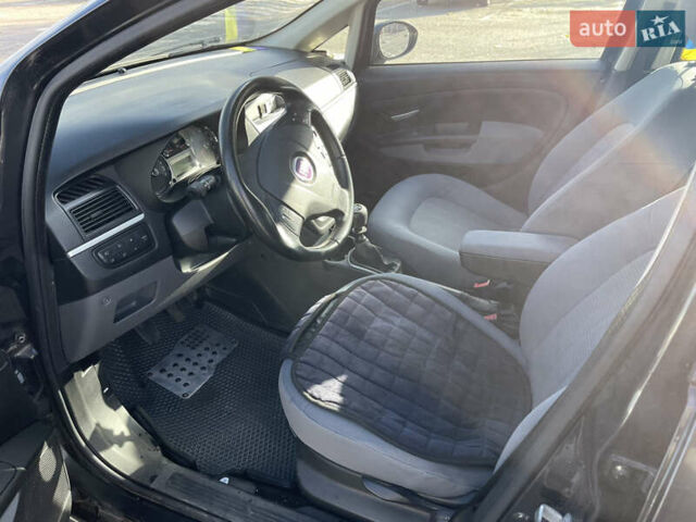 Фиат Линеа 2009 в Киеве на Automoto.ua Черный Фиат Линеа, объемом двигателя 1.4 л и пробегом 183 тыс. км за 4000 $, фото 29 на Automoto.ua
