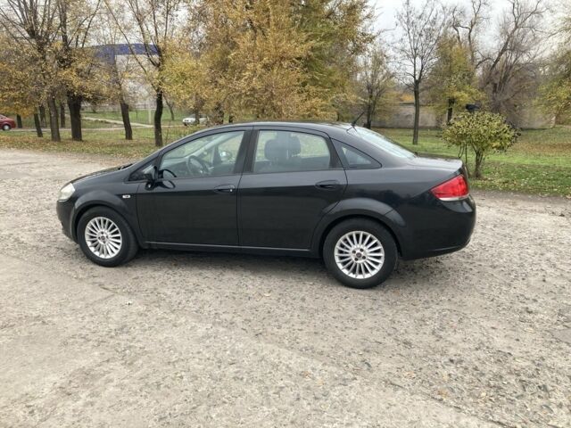 Черный Фиат Линеа, объемом двигателя 1.6 л и пробегом 200 тыс. км за 5000 $, фото 2 на Automoto.ua