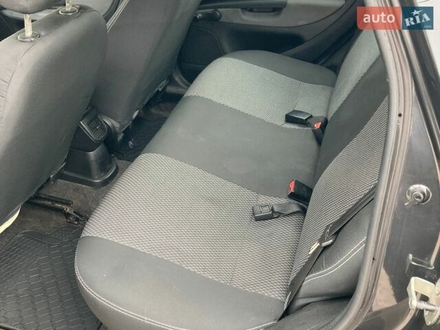 Черный Фиат Линеа, объемом двигателя 1.6 л и пробегом 200 тыс. км за 4200 $, фото 6 на Automoto.ua